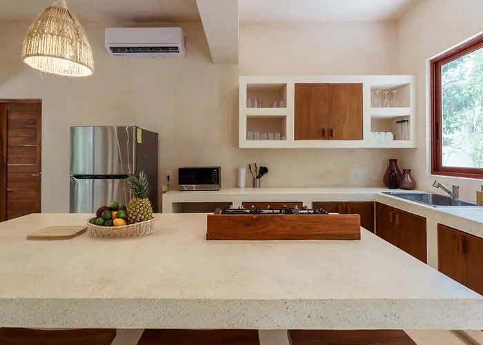 Stylish Ground-floor 3br Haven With Luxe Plunge Pool Casa de férias