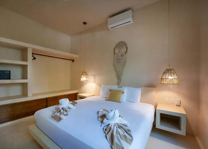 Stylish Ground-floor 3br Haven With Luxe Plunge Pool Holiday home