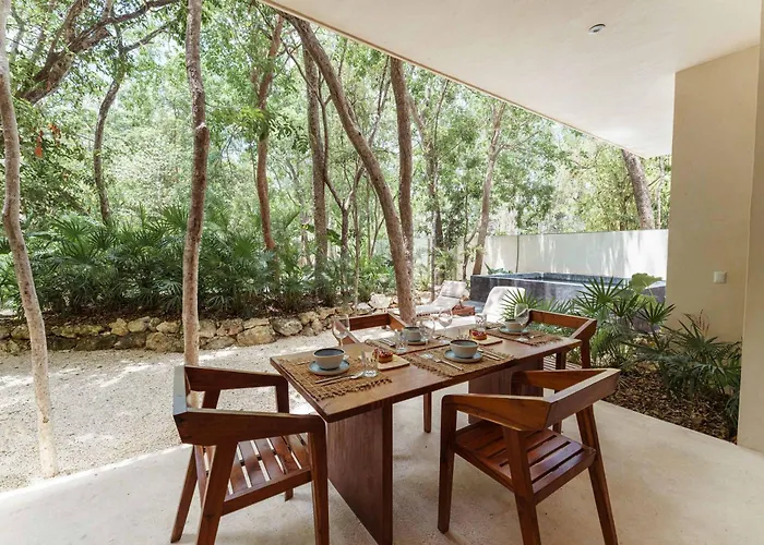 Stylish Ground-floor 3br Haven With Luxe Plunge Pool Casa de férias
