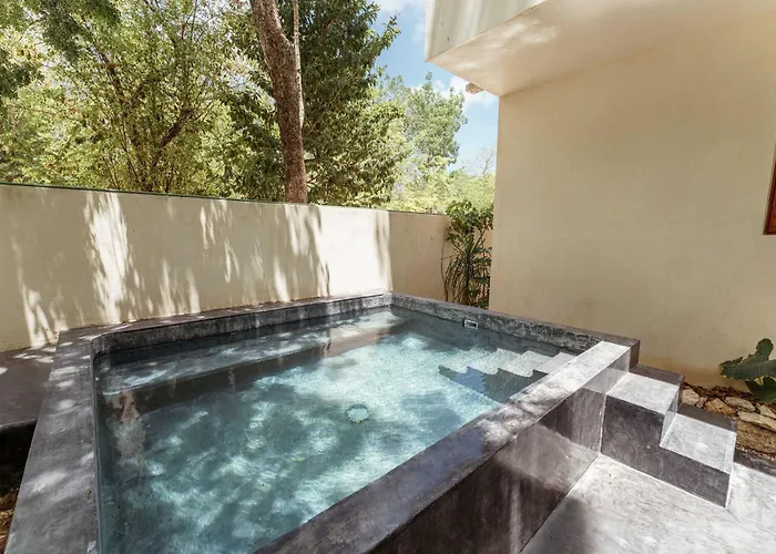 Stylish Ground-floor 3br Haven With Luxe Plunge Pool Casa de férias