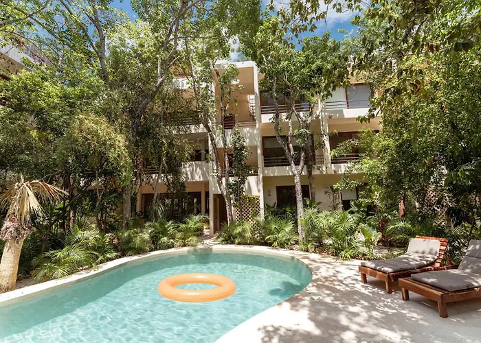 Stylish Ground-floor 3br Haven With Luxe Plunge Pool Holiday home