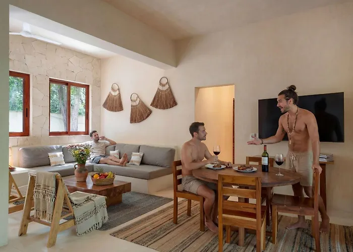 Stylish Ground-floor 3br Haven With Luxe Plunge Pool Сasa de vacaciones