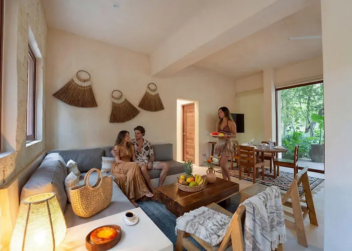 Holiday home Stylish Ground-floor 3br Haven With Luxe Plunge Pool