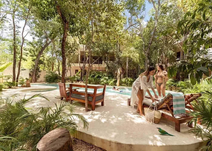 Stylish Ground-floor 3br Haven With Luxe Plunge Pool Holiday home *